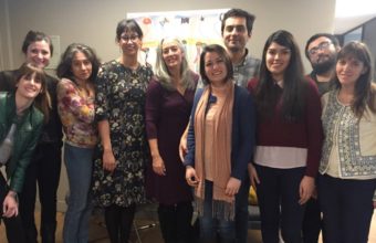 Stephanie M. Reich, Ph.D. presenta su programa de investigación a los alumnos del DCDP