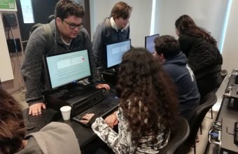 Estudiantes de diversas carreras investigaron efectos reales de fármacos en experimento durante Semana i