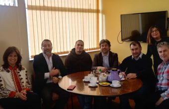 Autoridades de Psicología UDD visitan U. de Magallanes para fomentar alianzas de investigación