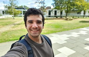 Alumni de Psicología UDD cursa magíster en Antropología Biológica en Universidad de Kent